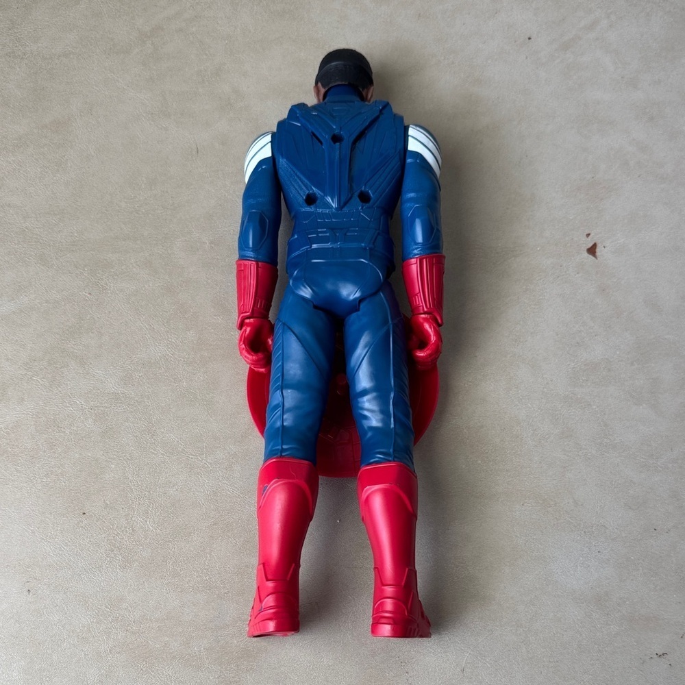 Marvel Captain America - 12" action figure - Picture 2 of 2